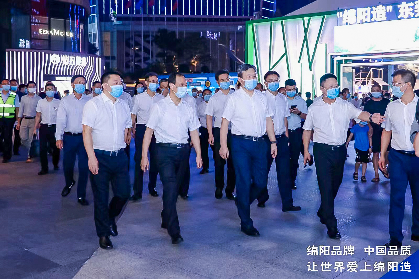 国产真人做爰视频免费
