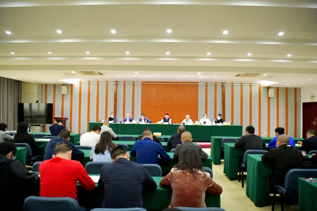 国产真人做爰视频免费