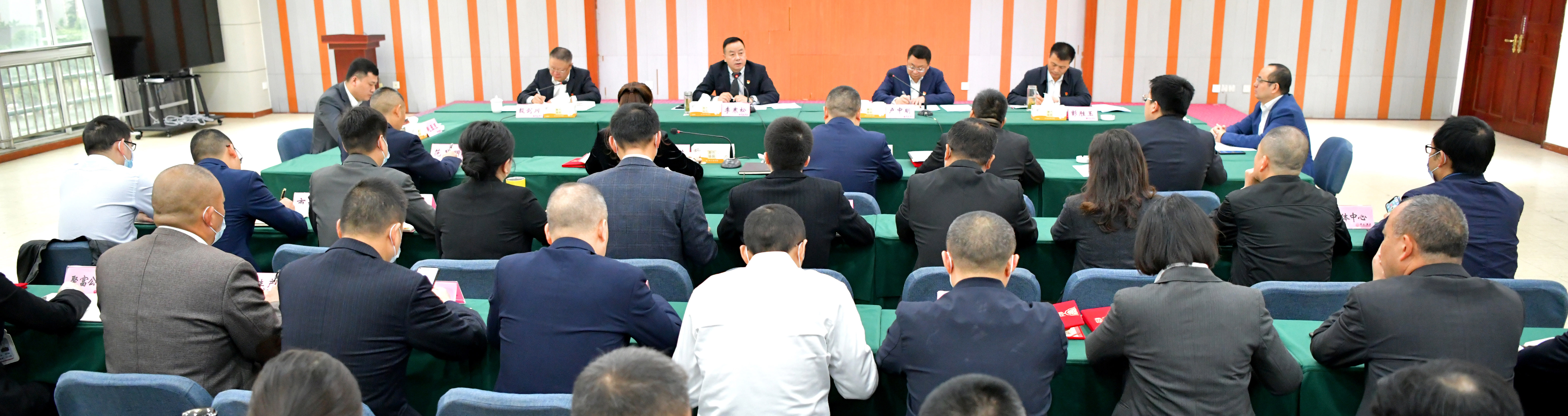 国产真人做爰视频免费