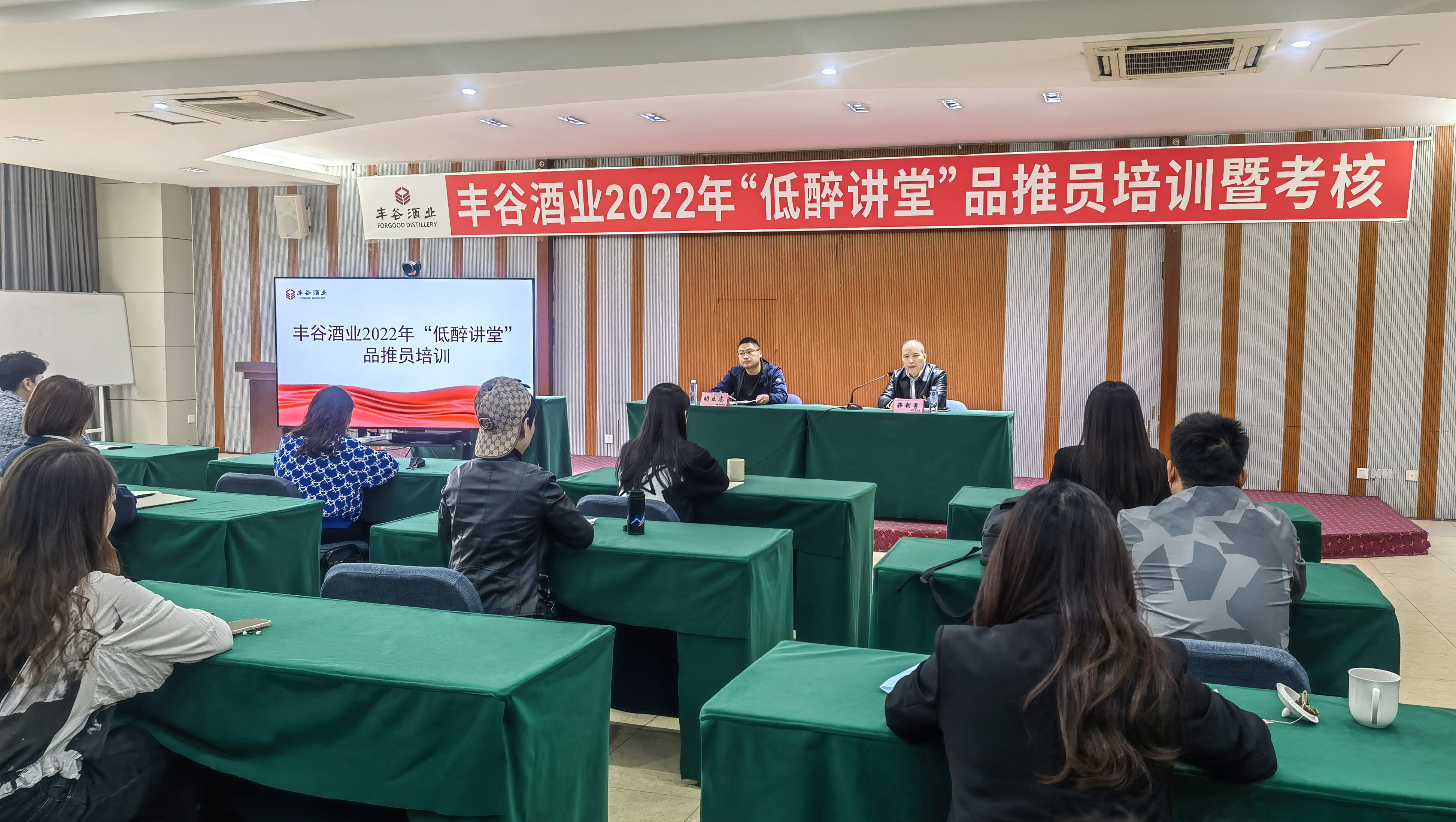 国产真人做爰视频免费