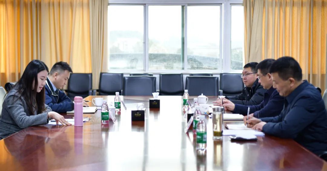 国产真人做爰视频免费