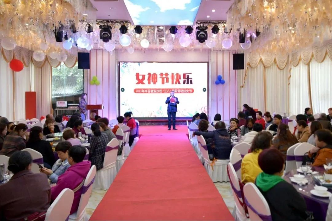 国产真人做爰视频免费