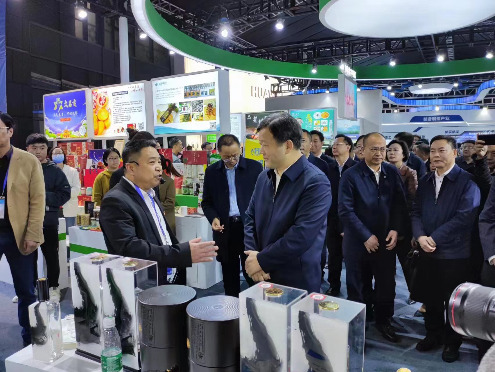 国产真人做爰视频免费