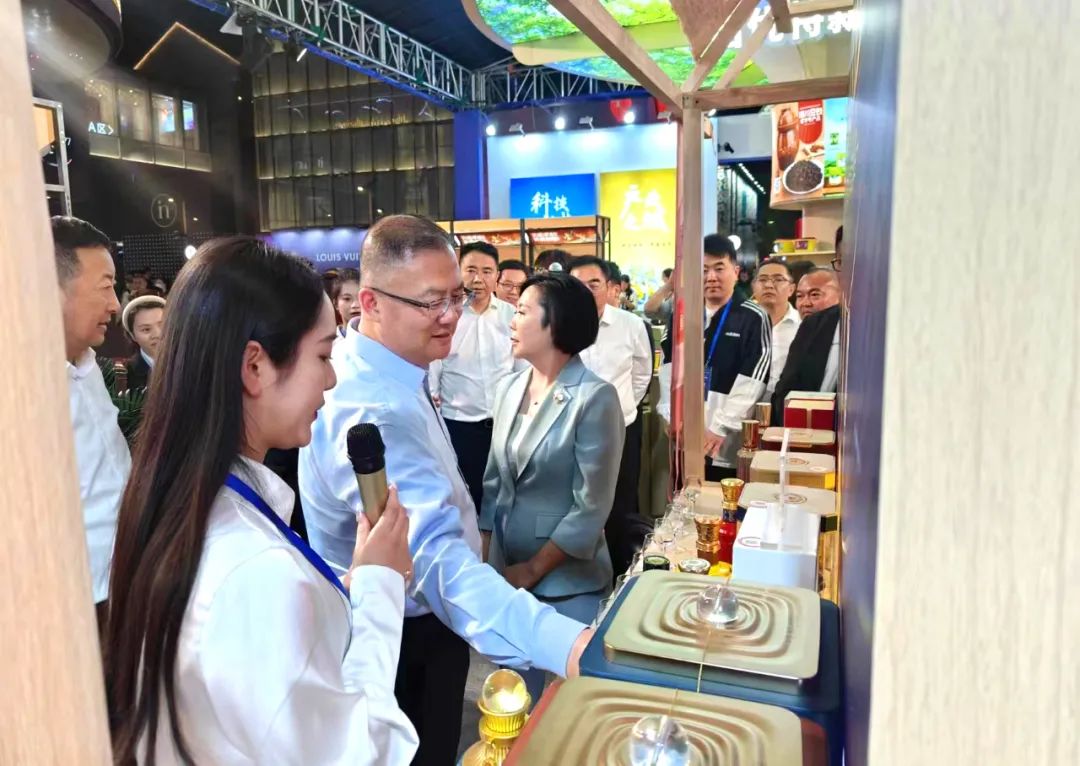 国产真人做爰视频免费