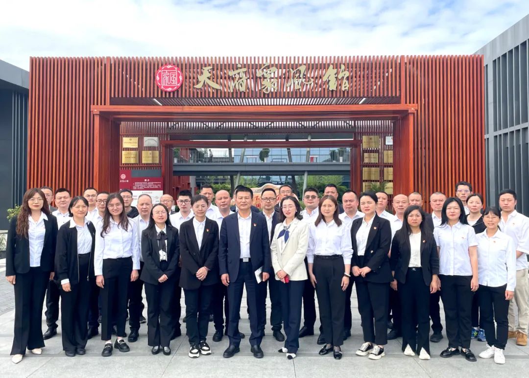 国产真人做爰视频免费