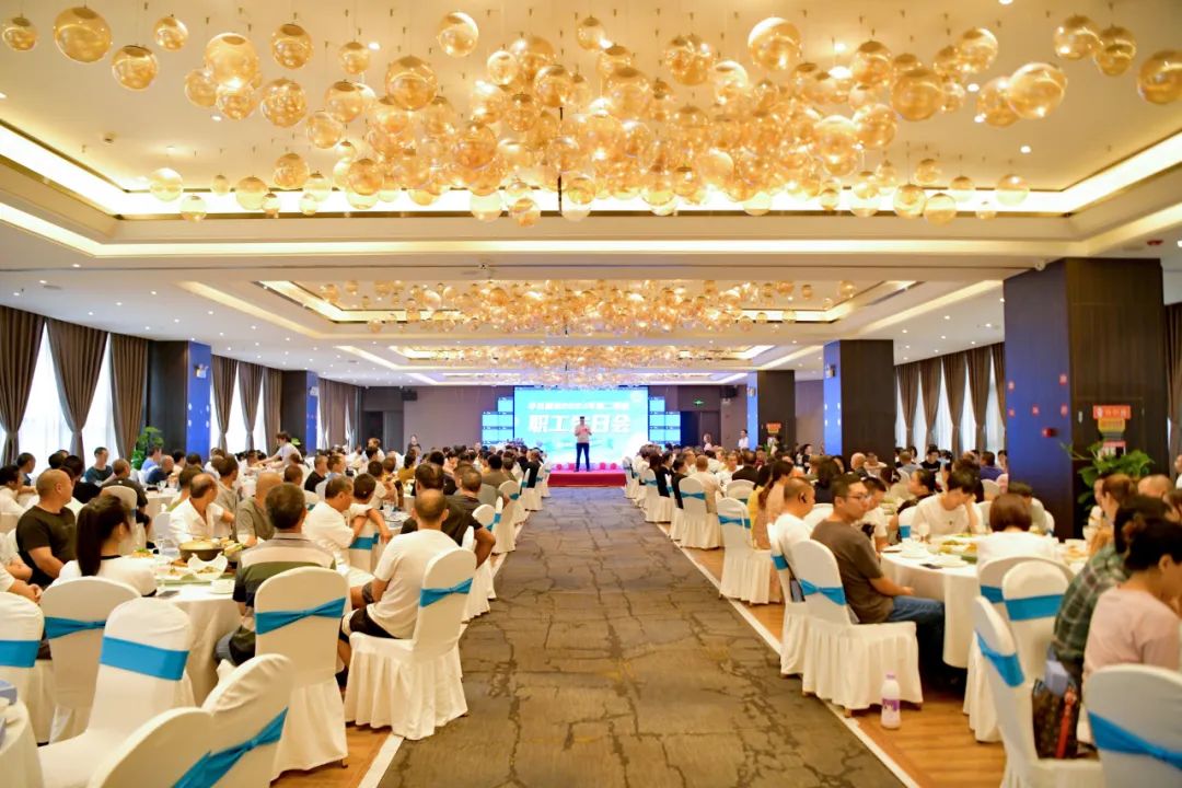 国产真人做爰视频免费