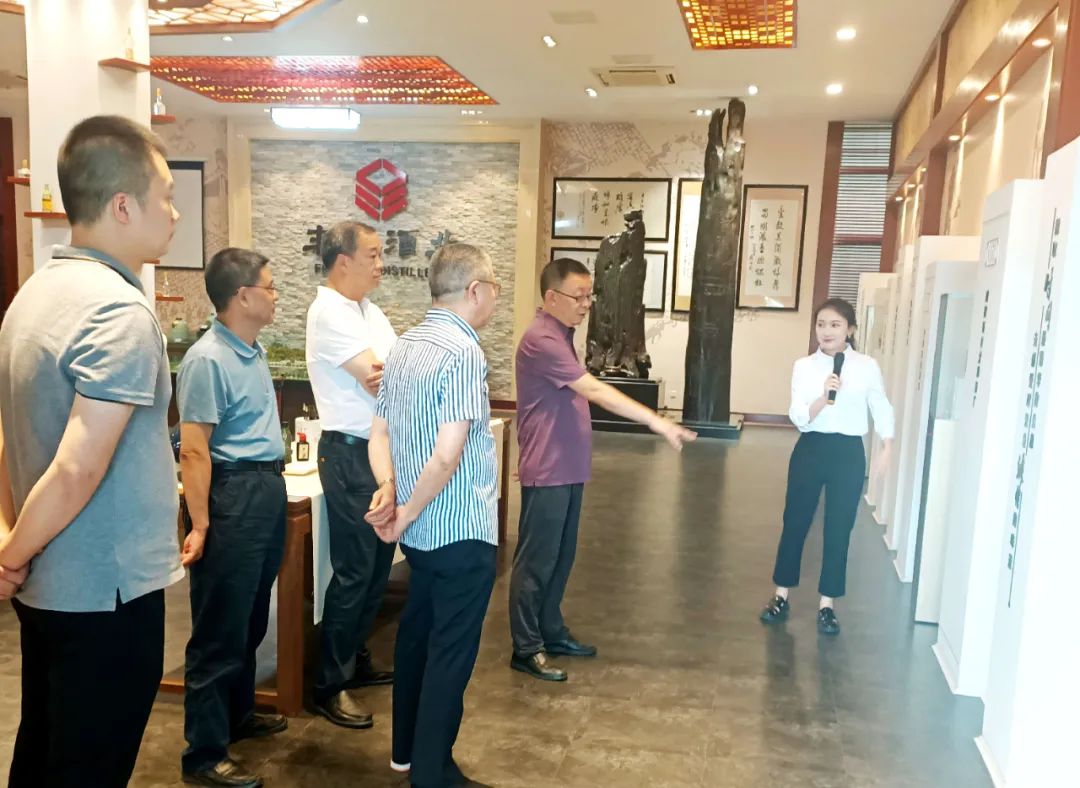 国产真人做爰视频免费