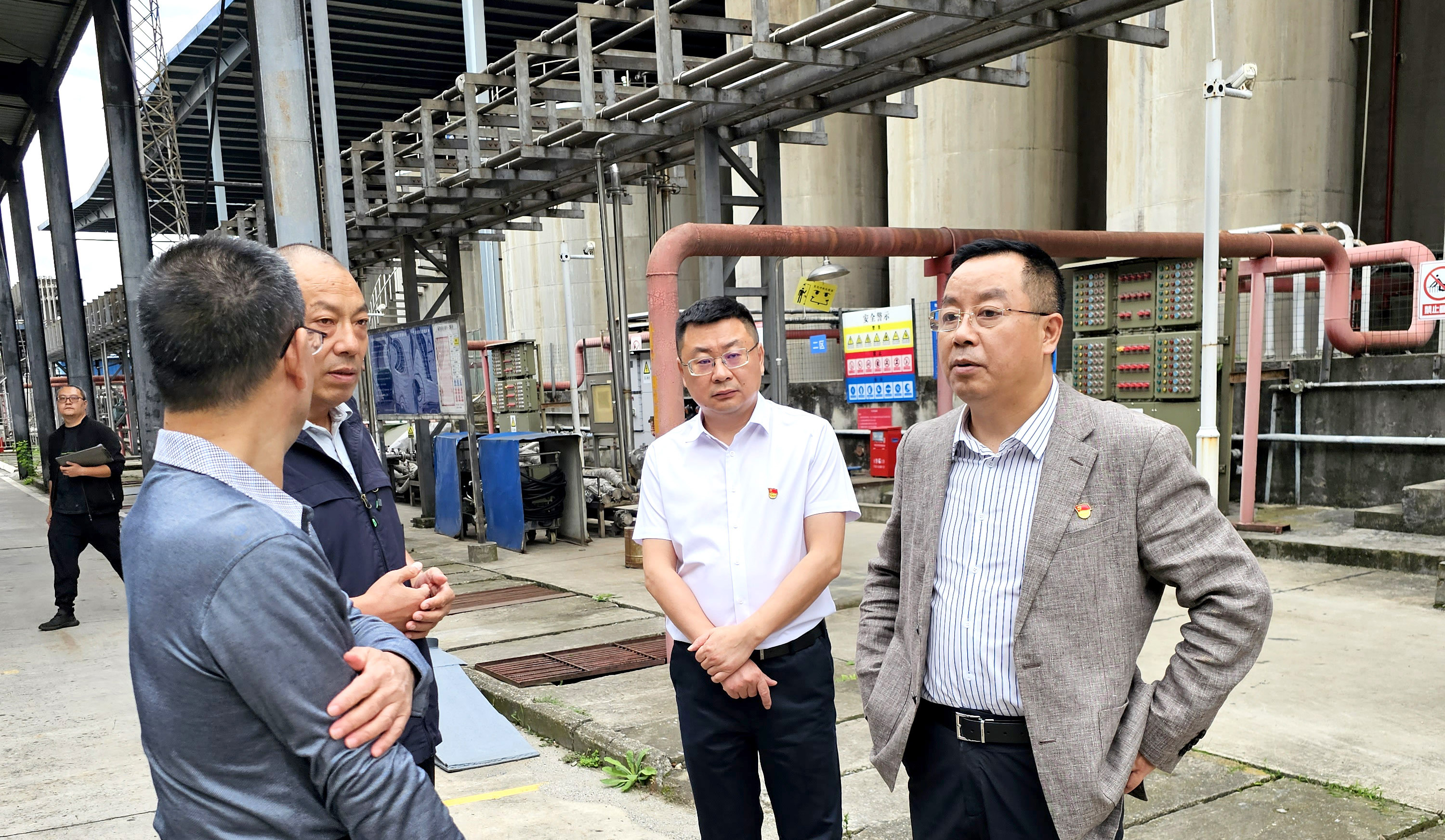 国产真人做爰视频免费