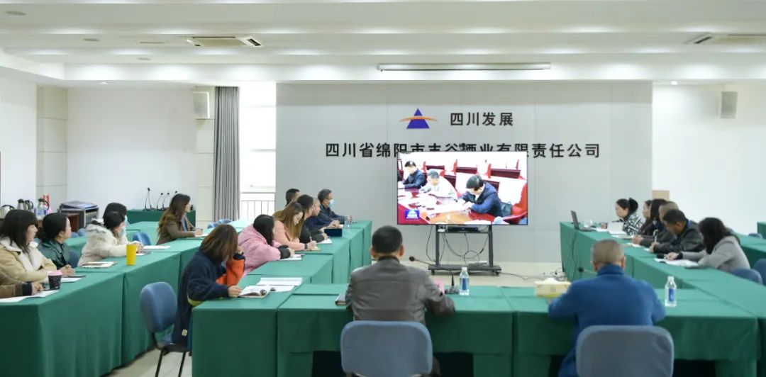 国产真人做爰视频免费