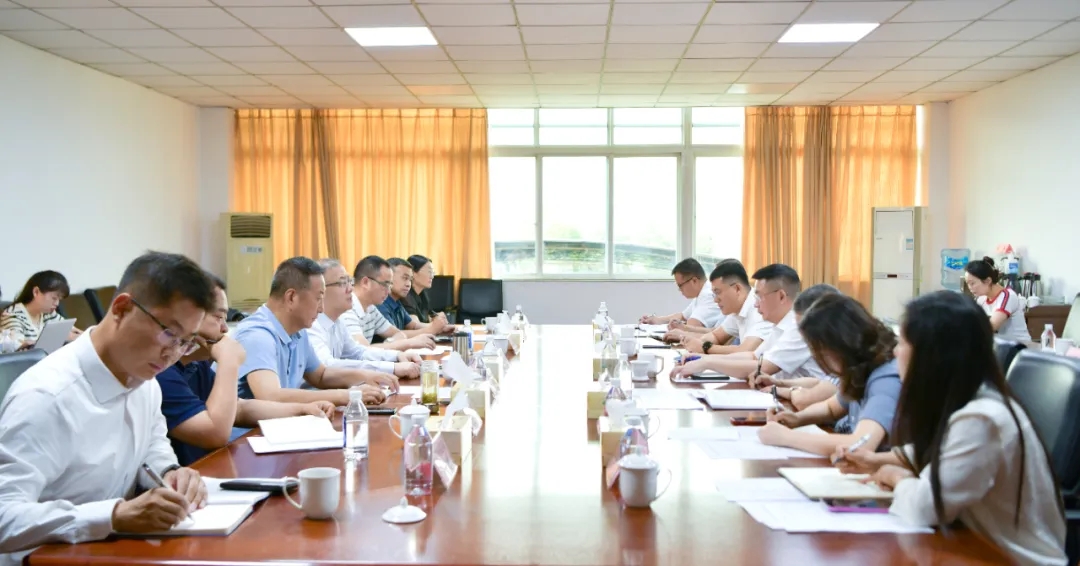 国产真人做爰视频免费
