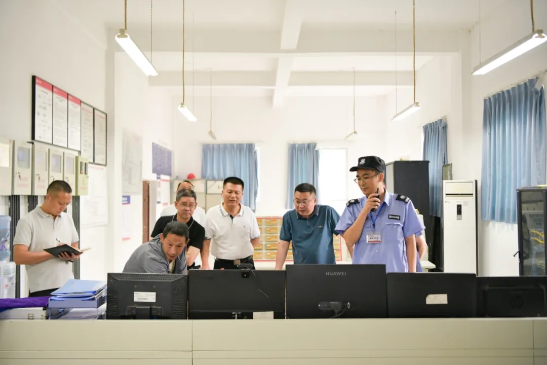 国产真人做爰视频免费