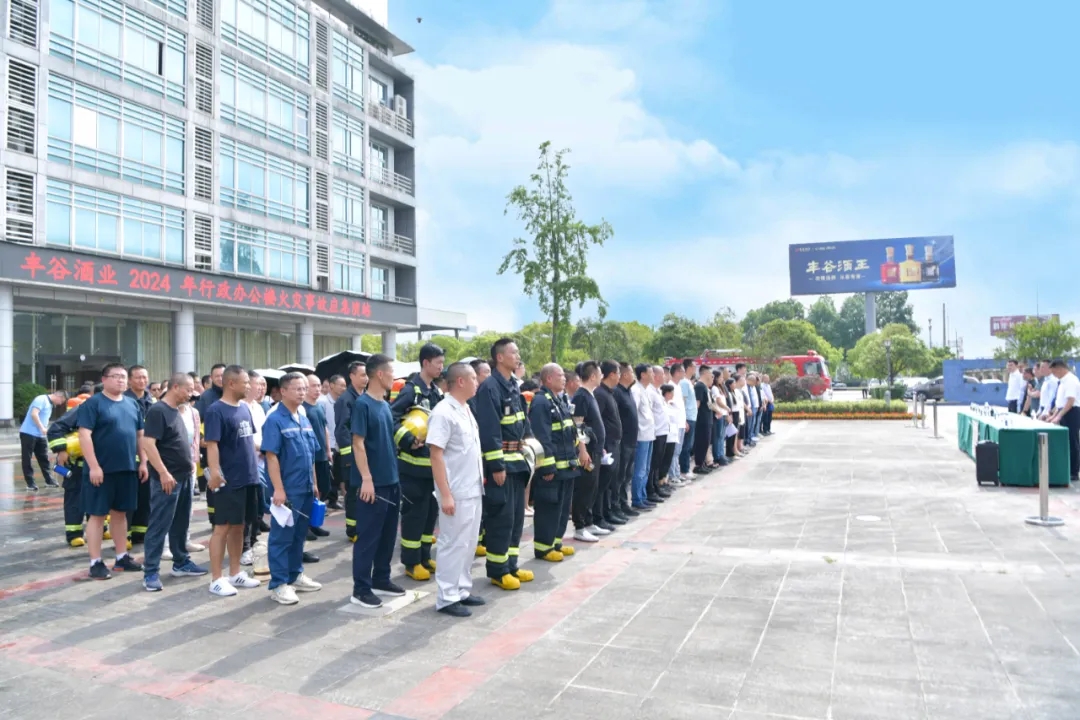 国产真人做爰视频免费