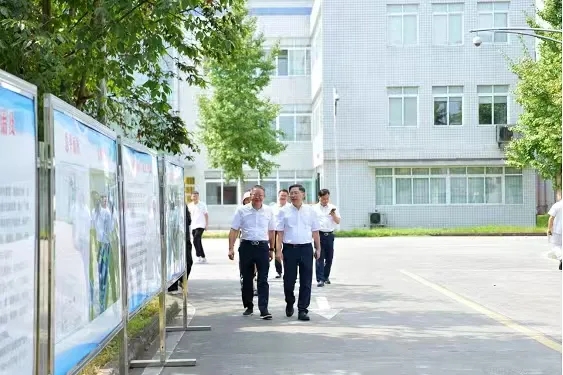 国产真人做爰视频免费
