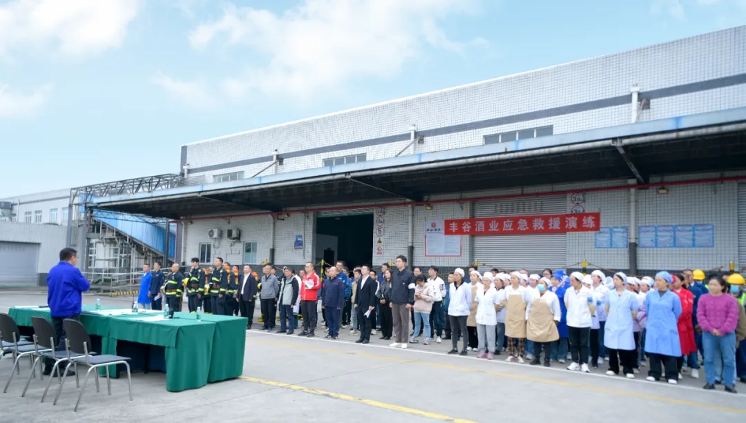国产真人做爰视频免费
