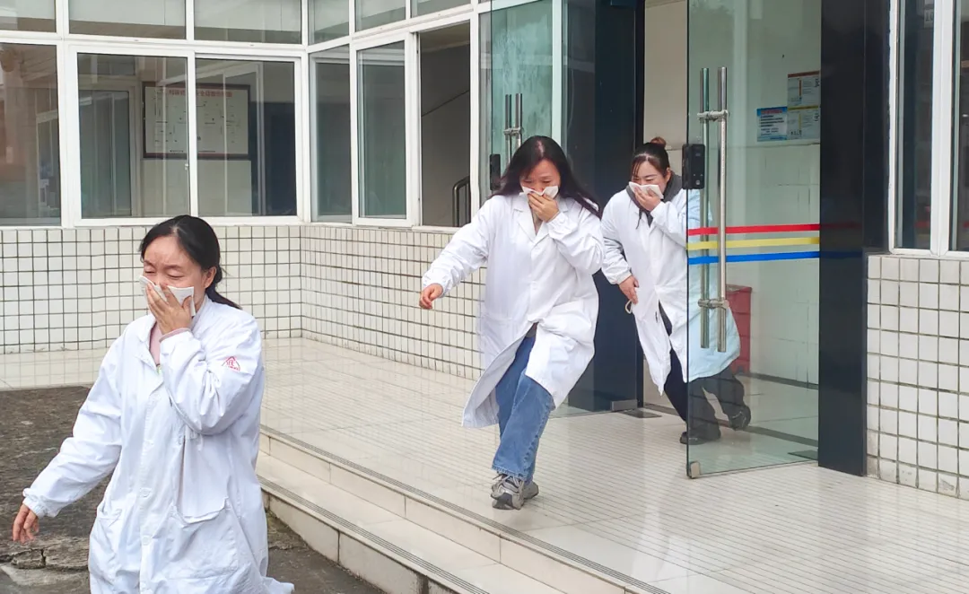 国产真人做爰视频免费